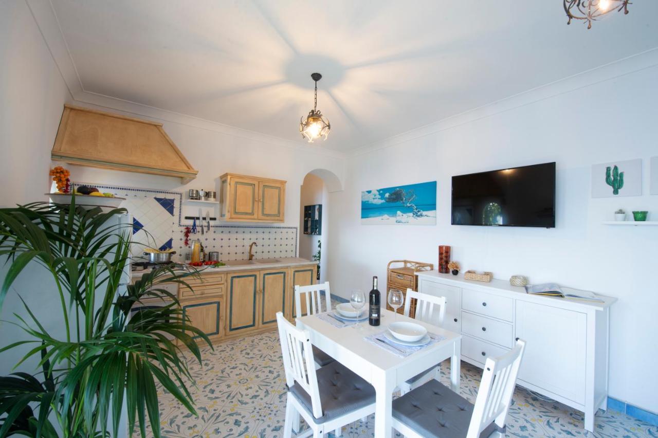 Sea Side Solandra Apartment Praiano Bagian luar foto