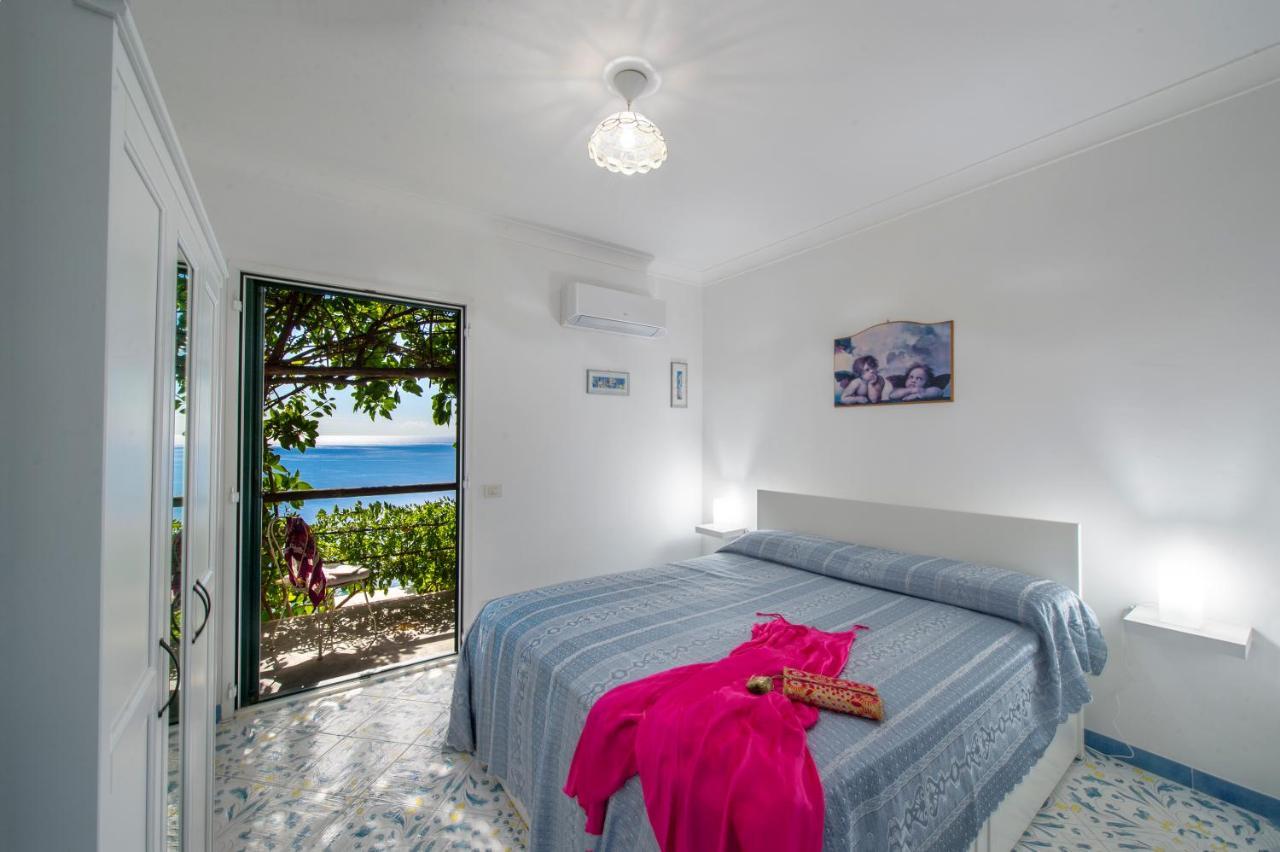 Sea Side Solandra Apartment Praiano Bagian luar foto